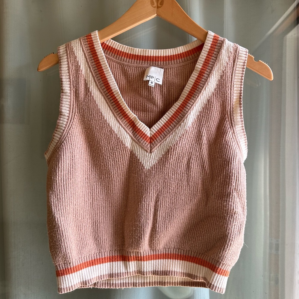 Sweater vest size medium